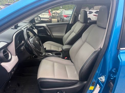 Used 2016 Toyota RAV4 Limited AWD/4WD image 4