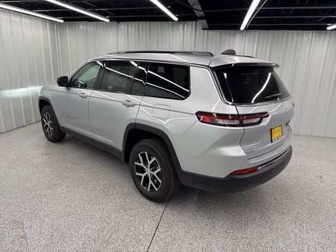 Used 2025 Jeep Grand Cherokee L Limited image 4