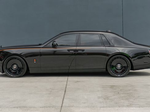 Used 2018 Rolls-Royce Phantom Sedan RWD image 2