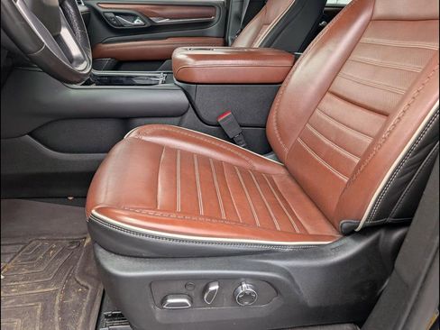 Used 2023 GMC Yukon Denali Ultimate AWD/4WD image 5