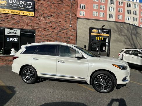 Used 2019 INFINITI QX60 Luxe w/ Sensory Package image 2