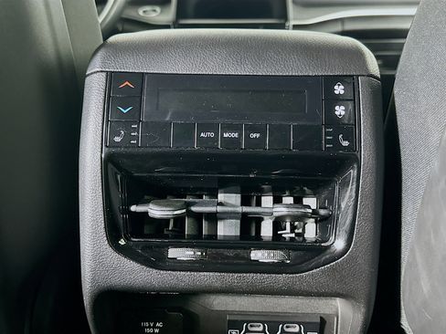 Used 2022 Jeep Grand Cherokee L Limited image 26