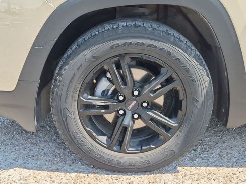 Used 2022 GMC Terrain AT4 w/ Infotainment Package II AWD/4WD image 32