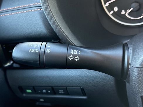 Used 2021 Nissan Sentra SR w/ SR Premium Package image 10