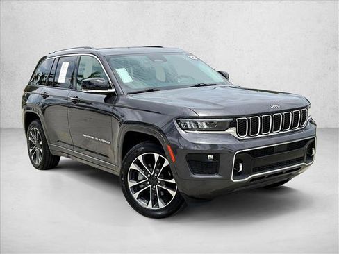 Used 2023 Jeep Grand Cherokee Overland w/ Luxury Tech Group IV RWD image 11