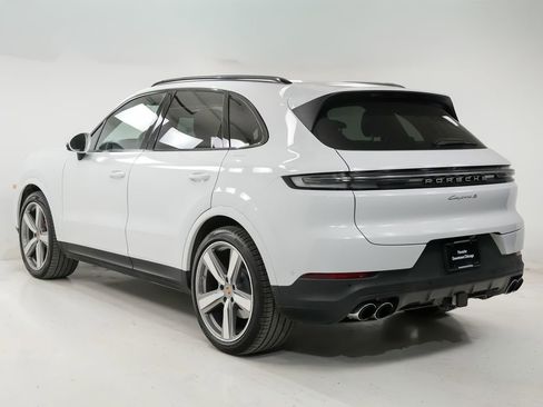 Certified 2025 Porsche Cayenne S image 3
