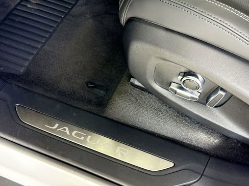 Used 2025 Jaguar F-PACE R-Dynamic S image 18