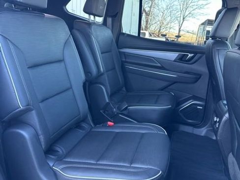 Used 2025 Buick Enclave Sport Touring image 41