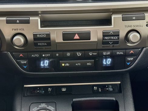 Used 2015 Lexus ES 350 w/ Luxury Package FWD image 23