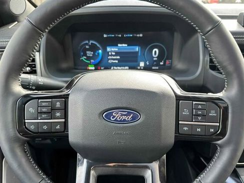 Used 2025 Ford F150 Lightning Platinum image 21