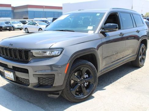 Used 2024 Jeep Grand Cherokee L Altitude AWD/4WD image 15