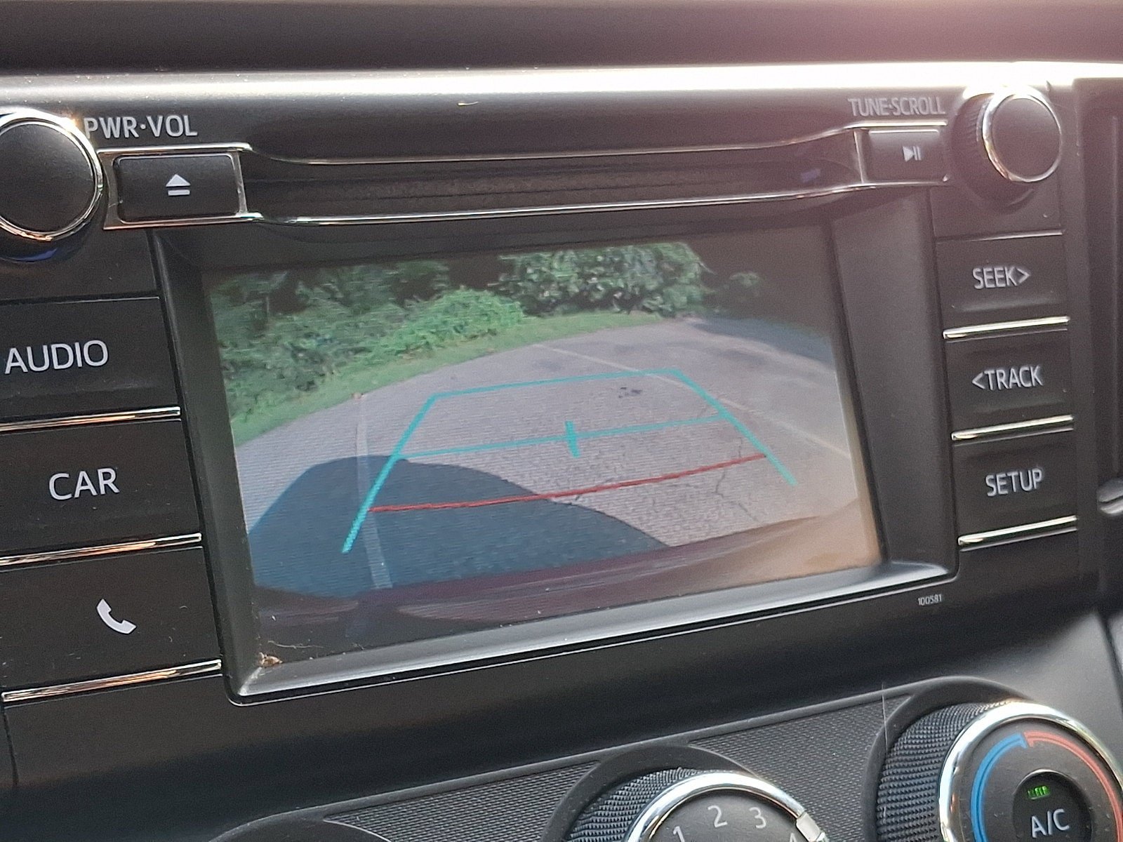 Used 2018 Toyota RAV4 LE w/ All Weather Liner Package AWD/4WD image 18