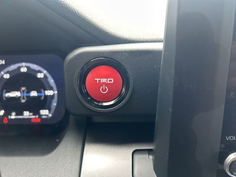 Used 2025 Toyota 4Runner TRD Off-Road AWD/4WD image 16