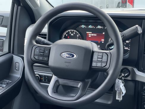 New 2026 Ford F250 XL w/ XL Chrome Package image 15