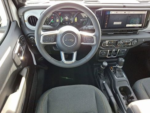 Certified 2025 Jeep Wrangler Unlimited Sahara w/ Safety Group image 11