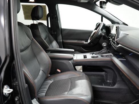Used 2024 Toyota Sienna XSE w/ XSE Premium Package FWD image 27