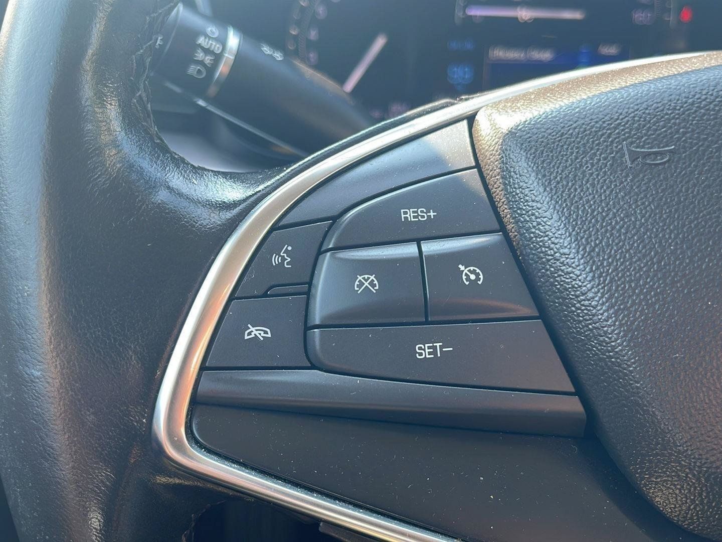Used 2019 Cadillac XT5 Premium Luxury w/ Driver Assist Package AWD/4WD image 21