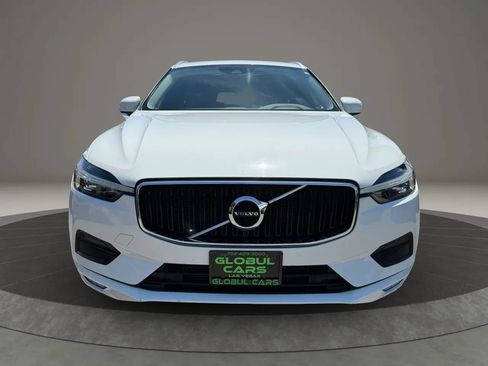 Used 2021 Volvo XC60 T5 Momentum w/ Premium Package FWD image 3