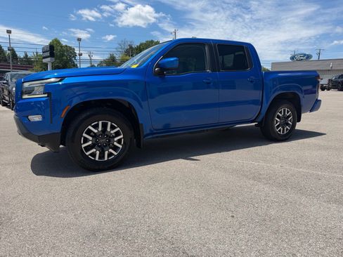 Used 2024 Nissan Frontier SL w/ Technology Package RWD image 9
