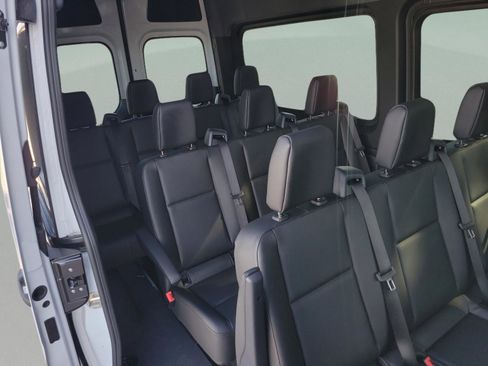 Used 2025 Mercedes-Benz Sprinter 2500 image 7