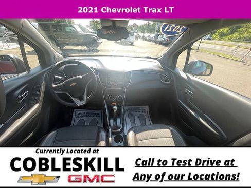 Used 2021 Chevrolet Trax LT w/ LT Convenience Package image 15