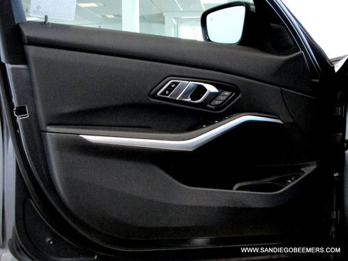 Used 2020 BMW 330i Sedan w/ Convenience Package image 11