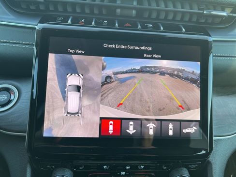 Certified 2023 Jeep Grand Cherokee L Limited w/ Luxury Tech Group II image 29