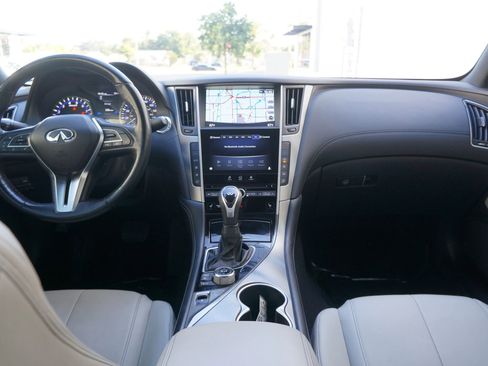 Used 2019 INFINITI Q60 3.0t Luxe w/ Essential Package image 34