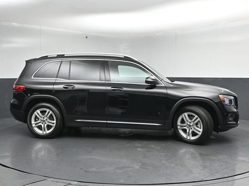 Used 2022 Mercedes-Benz GLB 250 4MATIC image 5