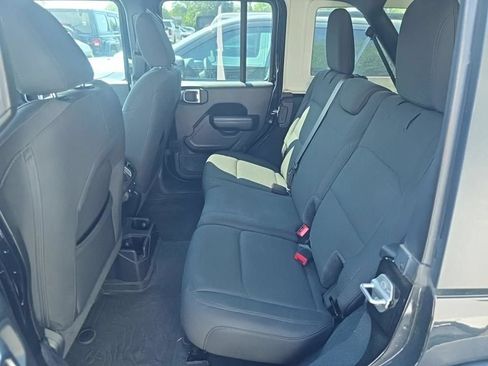 Used 2022 Jeep Wrangler Unlimited Sport AWD/4WD image 12