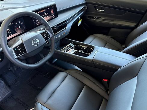Certified 2025 Nissan Murano SV FWD image 12