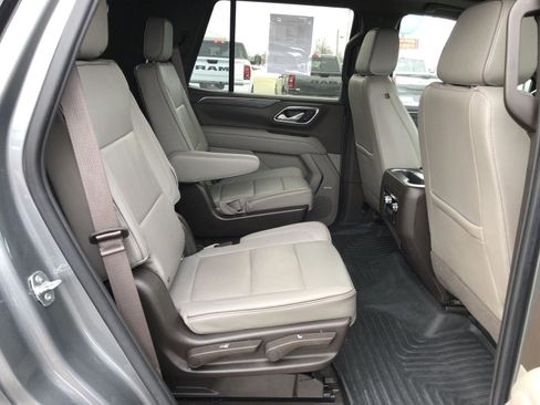 Used 2021 GMC Yukon SLT w/ SLT Premium Package image 15