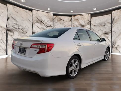 Used 2014 Toyota Camry SE image 7
