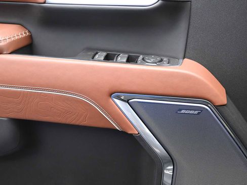 New 2025 GMC Sierra 3500 Denali Ultimate image 17