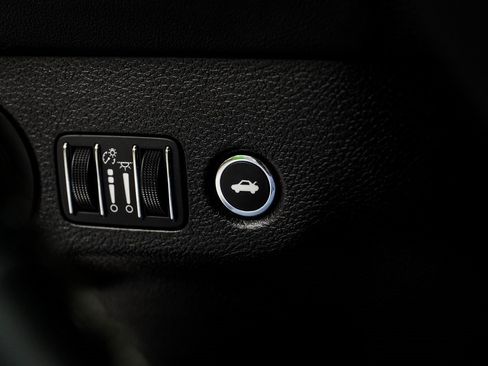 Used 2023 Dodge Challenger SRT Hellcat image 31