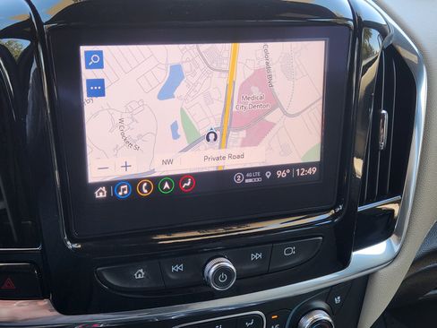 Used 2023 Chevrolet Traverse Premier FWD image 6