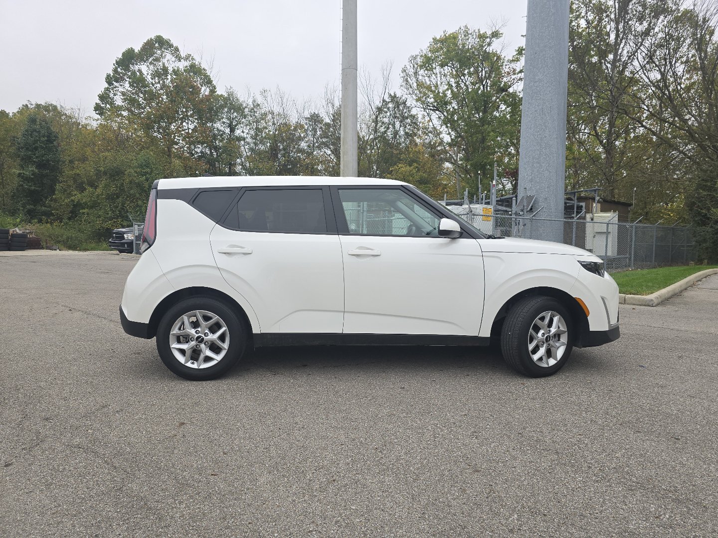 Used 2025 Kia Soul LX w/ LX Technology Package FWD image 15