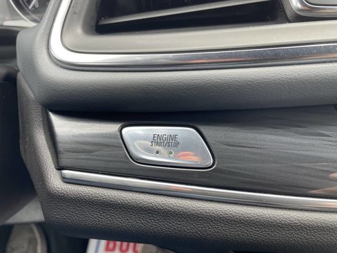 Used 2023 Buick Enclave Essence AWD/4WD image 19