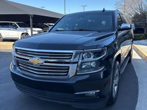 Used 2018 Chevrolet Suburban Premier image 2