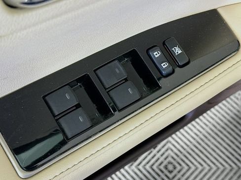 Used 2016 Lexus ES 350 w/ Luxury Package w/Wood Trim FWD image 21