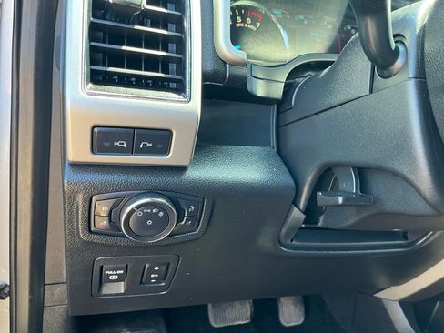 Used 2018 Ford F150 Lariat image 28