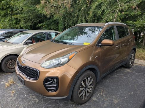 Used 2017 Kia Sportage EX AWD/4WD image 3