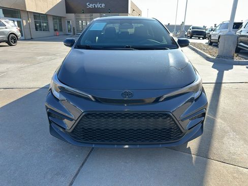 Used 2024 Toyota Corolla SE w/ SE Premium Package image 8