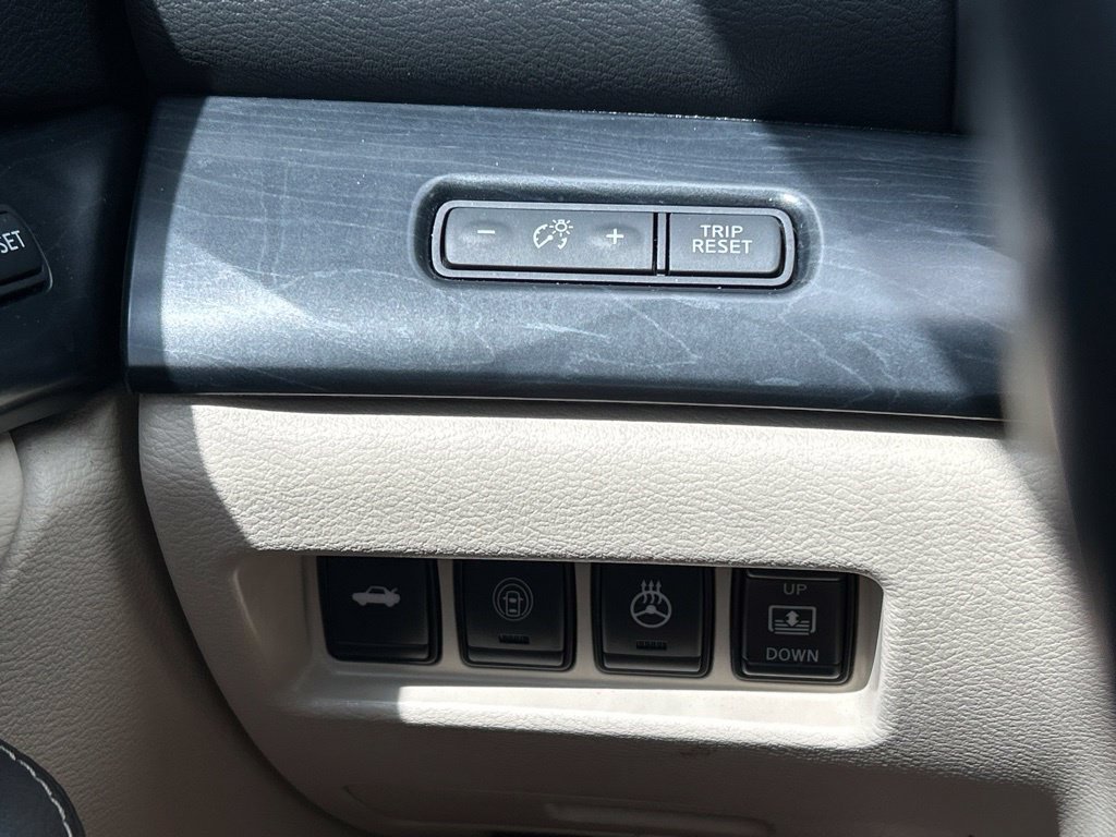 Used 2023 Nissan Maxima Platinum w/ Sport Mat Group FWD image 31
