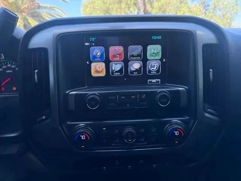Used 2018 Chevrolet Silverado 1500 LT w/ LT Eassist Package AWD/4WD image 21