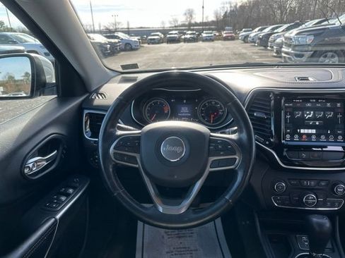 Used 2020 Jeep Cherokee Limited image 19