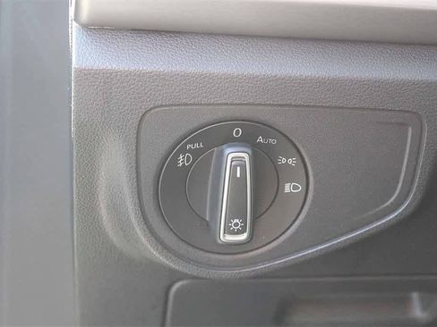 Used 2018 Volkswagen Atlas SEL Premium image 28