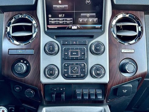 Used 2016 Ford F250 Lariat w/ Lariat Ultimate Package AWD/4WD image 33