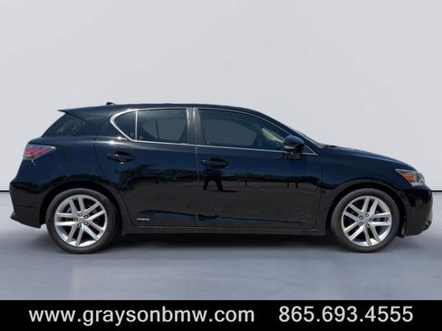 Used 2015 Lexus CT 200h w/ Navigation Package FWD image 2