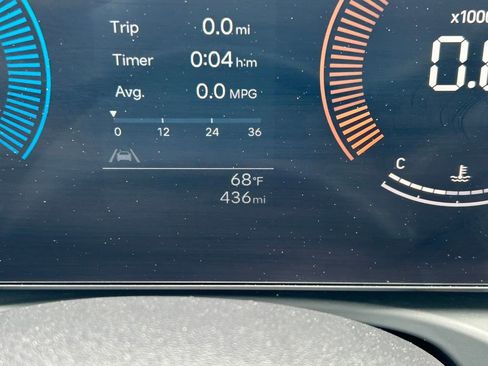 Used 2025 Hyundai Santa Cruz SEL AWD/4WD image 31